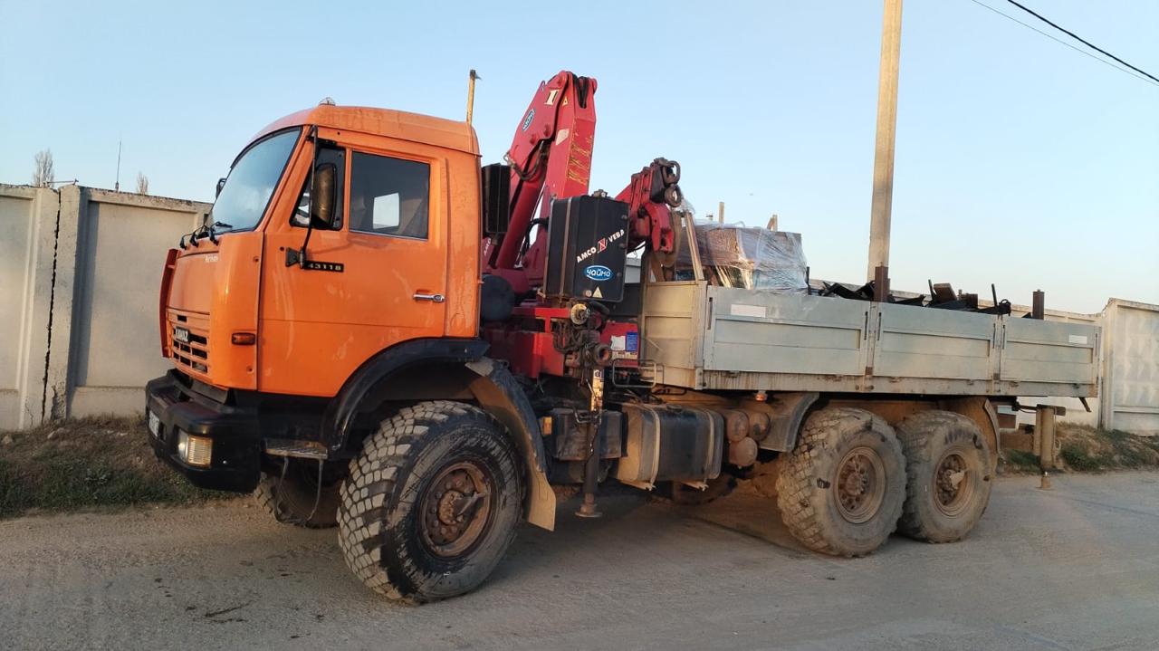 Бортовой автомобиль КАМАЗ 43118-50 с КМУ